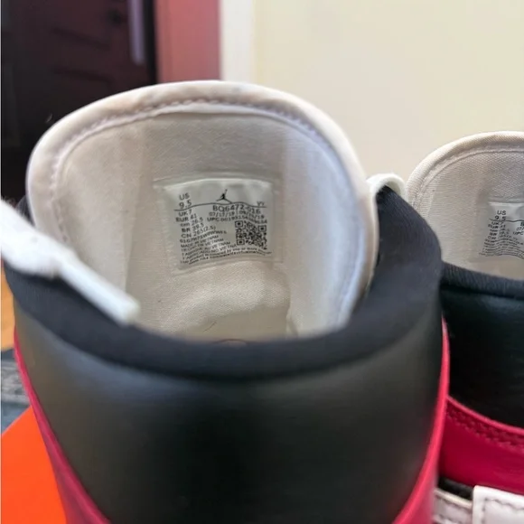 Air Jordan 1 Mid "Noble Red" sneakers - Mens 8; Women’s 9.5 - Picture 5 of 7